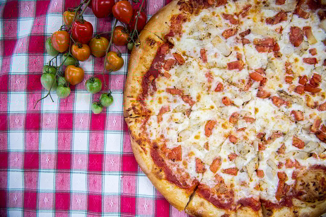 Small | Grilled Chicken Pizza.